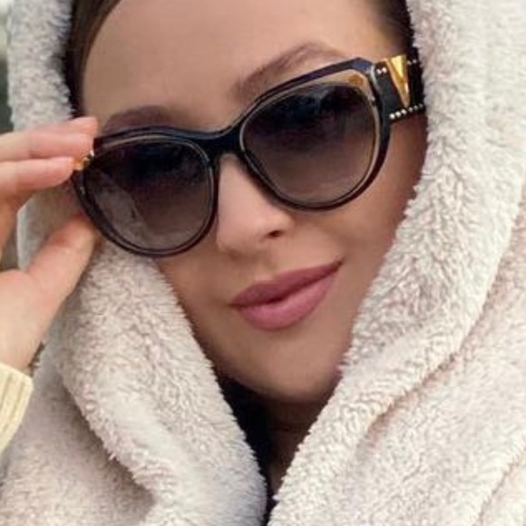 Louis Vuitton sunglases - Picture 3 of 9